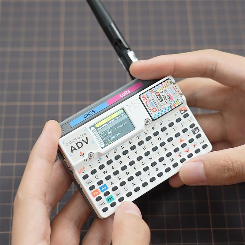 【مفاجأة】مجموعة M5stack Cardput - مراجعة Microcontroller Kit وسعره